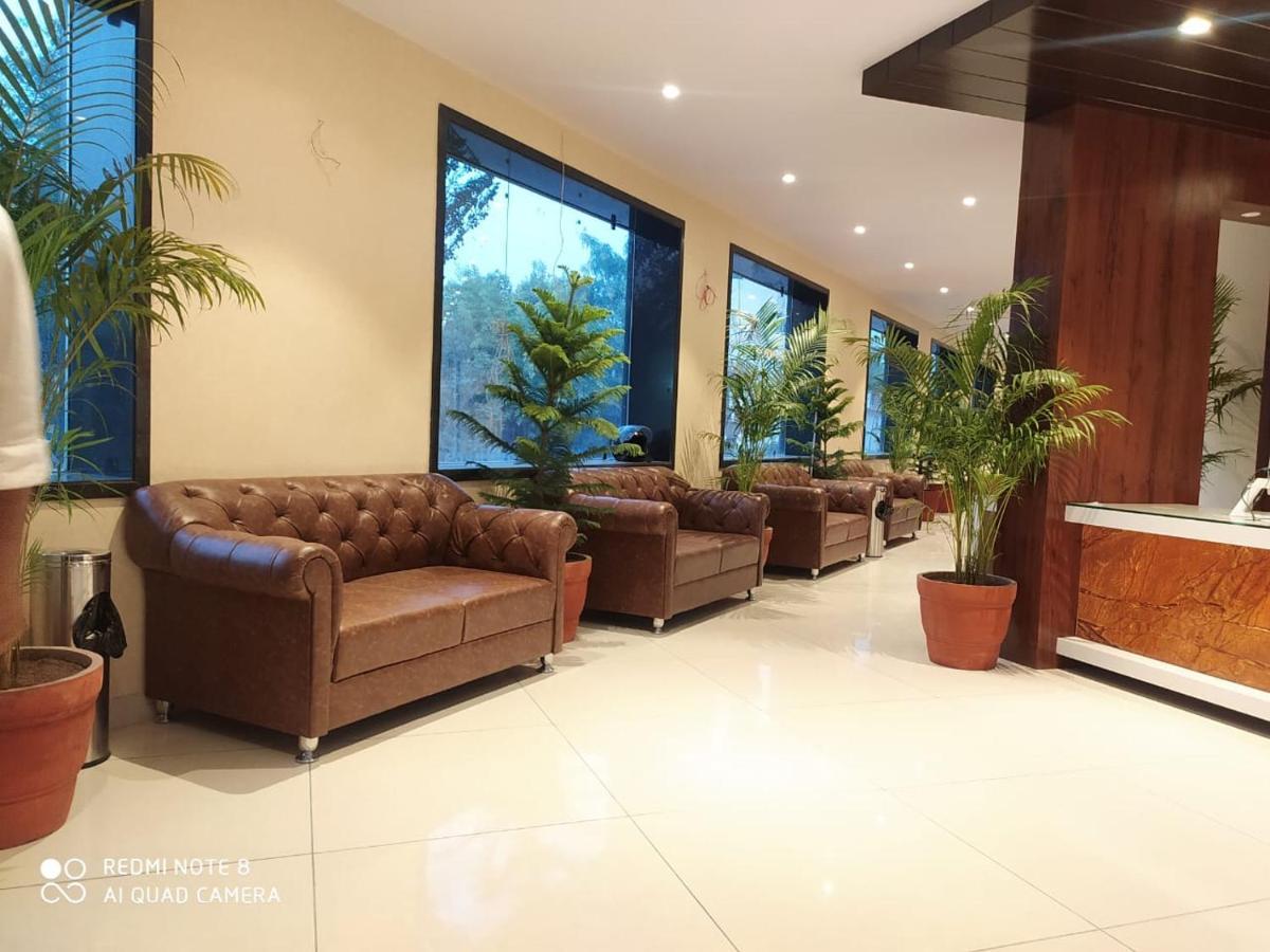Rajlaxmi Hotel - Free Airport Pickup And Drop Jaipur Exterior foto